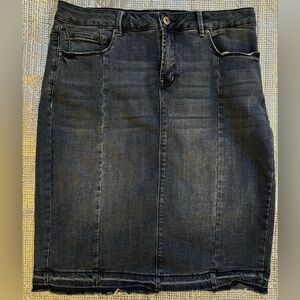 Rebel Wilson x Angels Plus: Denim Pencil Skirt